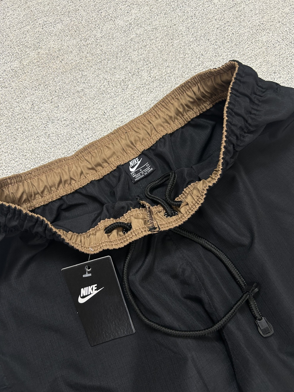 BERMUDA NK CARGO PRETO/BEGE