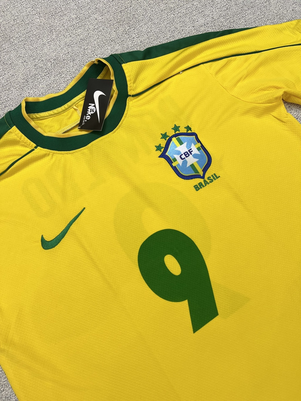 CAMISETA DE TIME RETRÔ