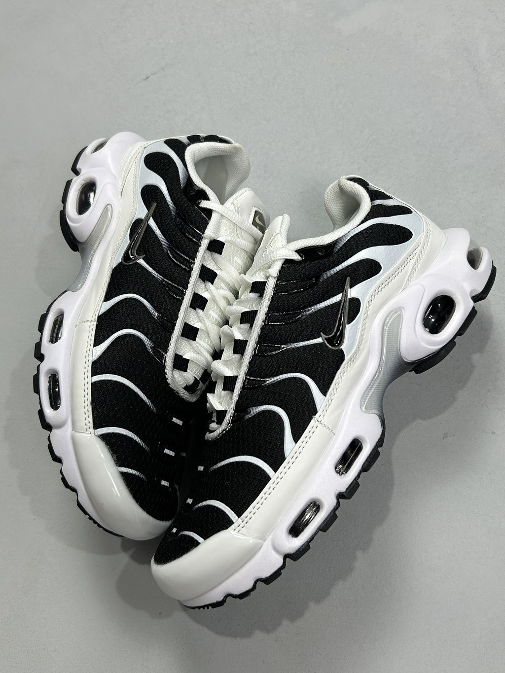 TÊNIS AIR MAX PLUS TN - KILLER WHALE