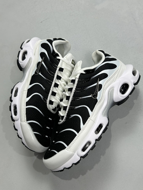 AIR MAX PLUS TN “KILLER WHALE”