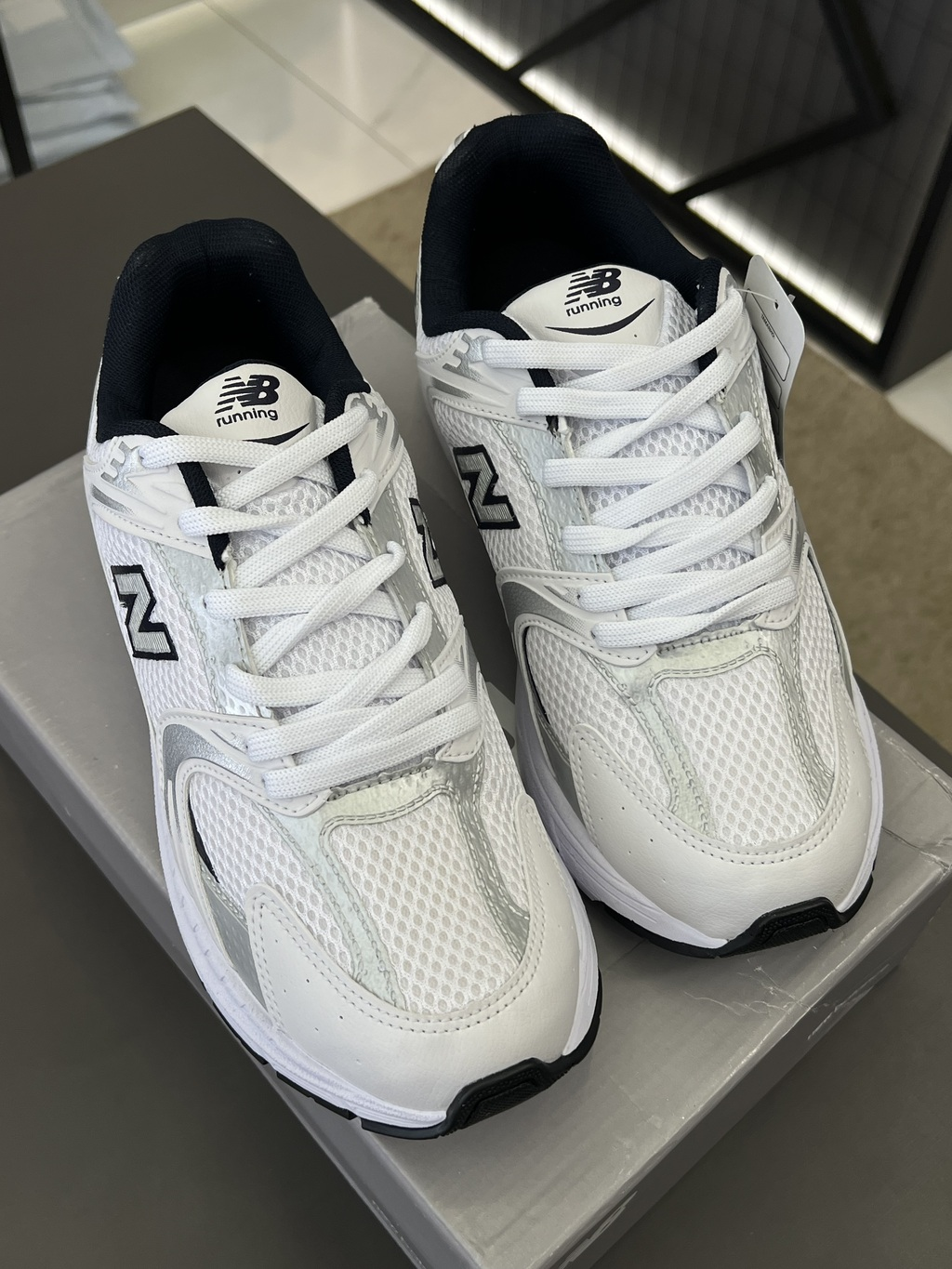 TÊNIS NB 530