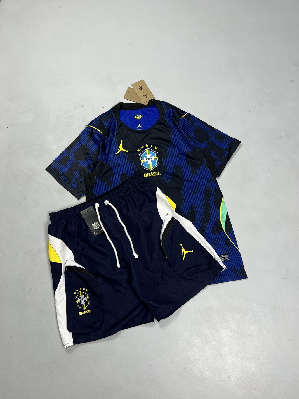 KIT SELEÇÃO BRASIL 2026 - CAMISETA TAILANDESA + BERMUDA RIPISTOP
